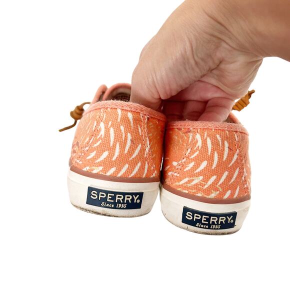 Sperry Seacoast Fish Circle Sneakers Sz 5 - Picture 3 of 7